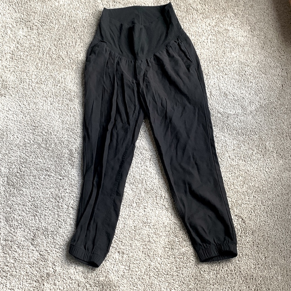 Comfy maternity pants. Size M.